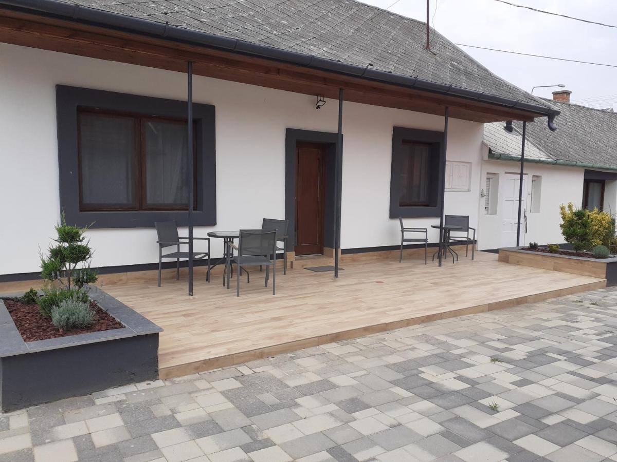 Éden Apartman Hajdúszoboszló Exterior foto